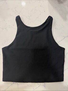Classic Black Cropped Tank Top - Sleek Everyday Staple